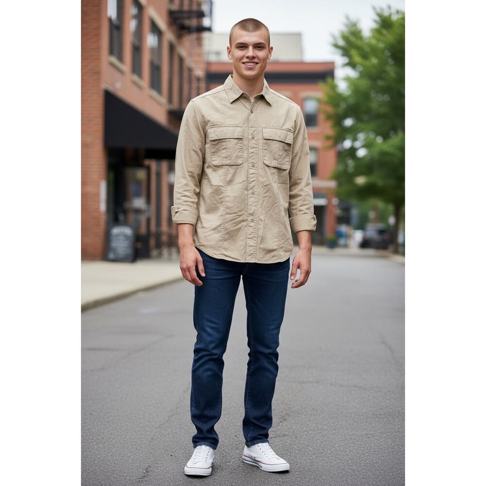 Gap khaki button up Men's collared shirt Size Medium‎ Preppy Safari Old Money